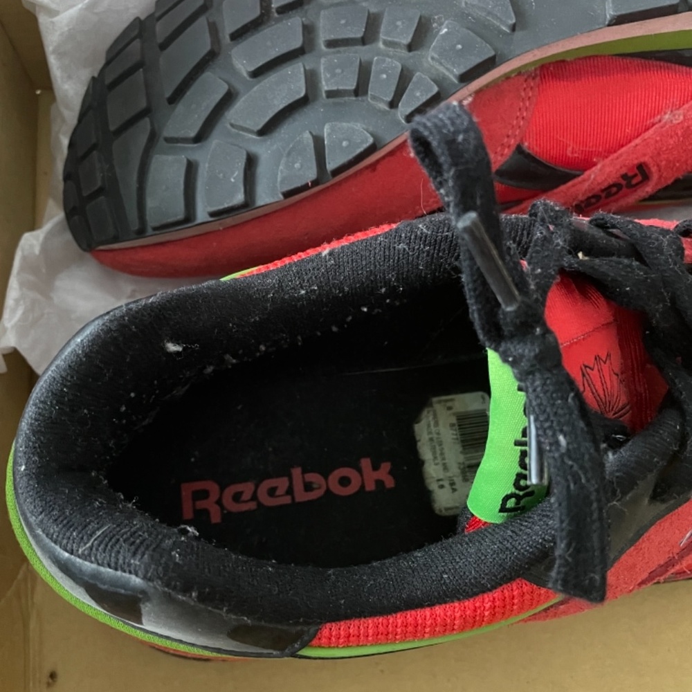 Men’s Reebok’s - Picture 2 of 2